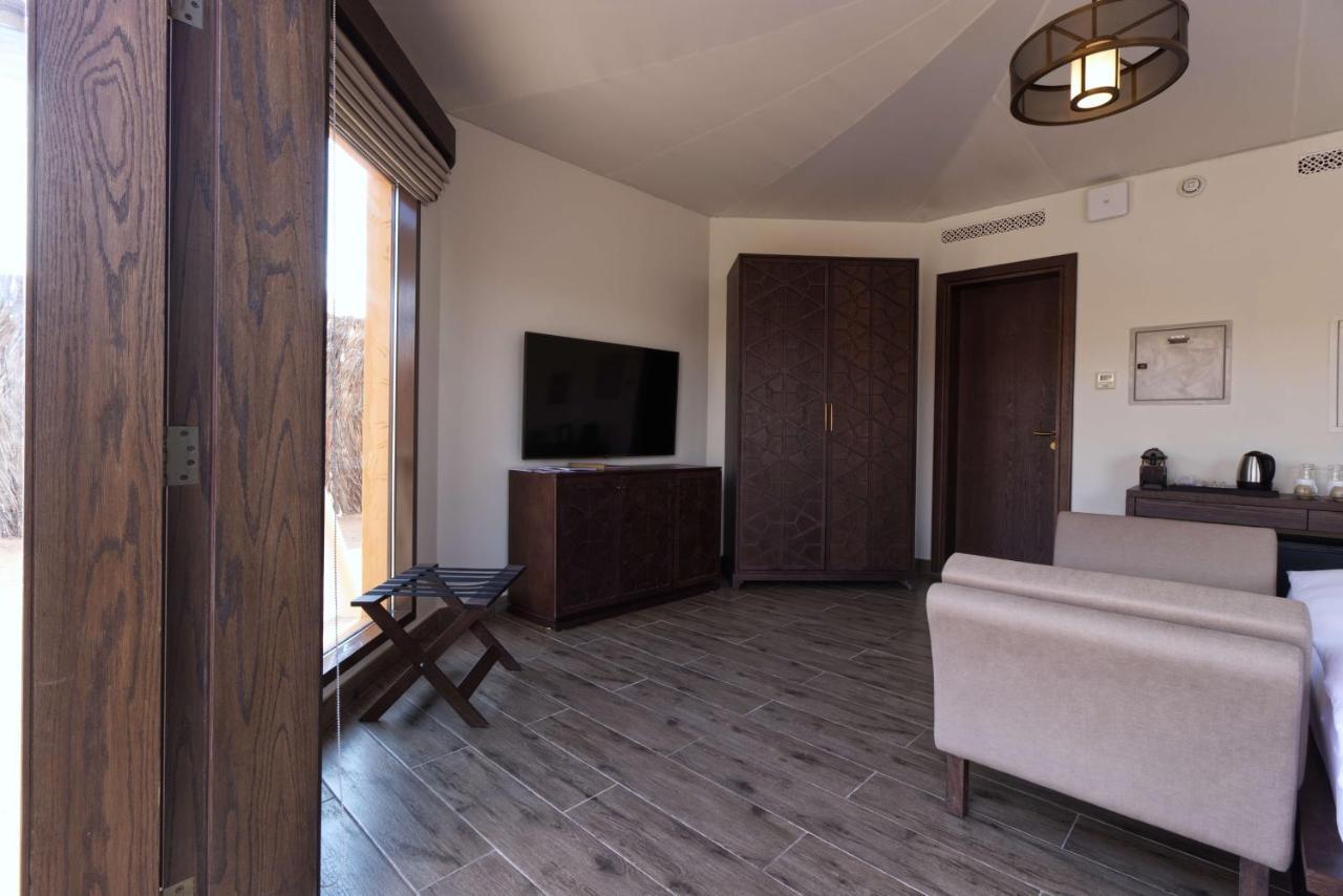Отель Al Badayer Retreat By Sharjah Collection Margham Экстерьер фото A bedroom at the hotel